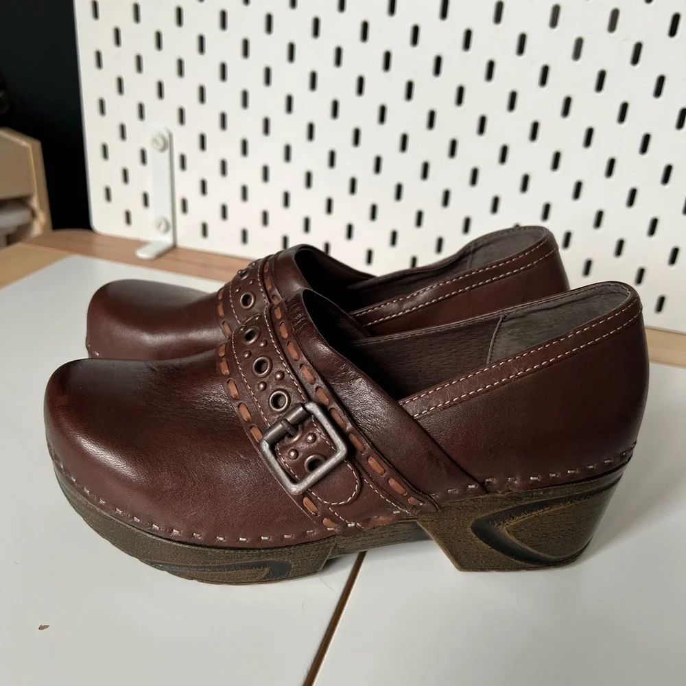Sofft Brown Leather Buckle Clogs - Picture 1 of 10